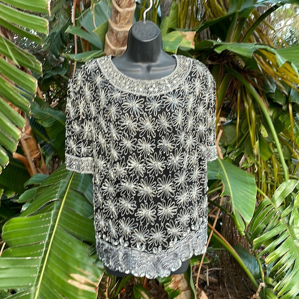 Adrianna Papel beaded floral Daisy top